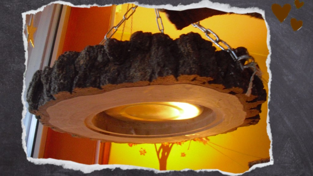 Schöne große Futterstelle mit hygienischem Edelstahlnapf